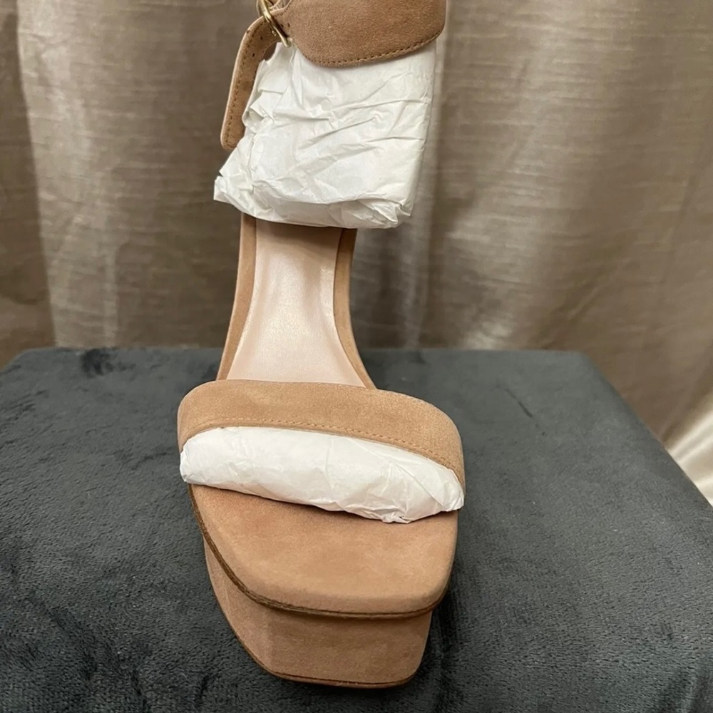 Stuart Weitzman High heel sandal champagne color Size 8.5 Backupplat.